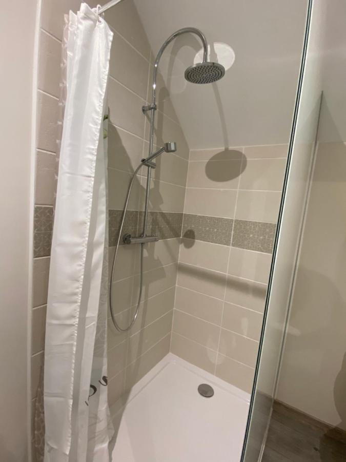 Chambre Privative Chez Toutoune Fontainebrux 外观 照片